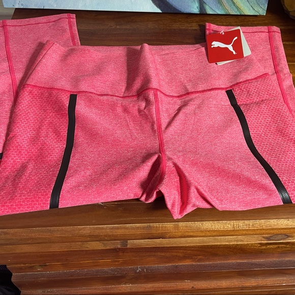 Puma Pants - NWT Puma Capri Coral & Black Leggings Size XL